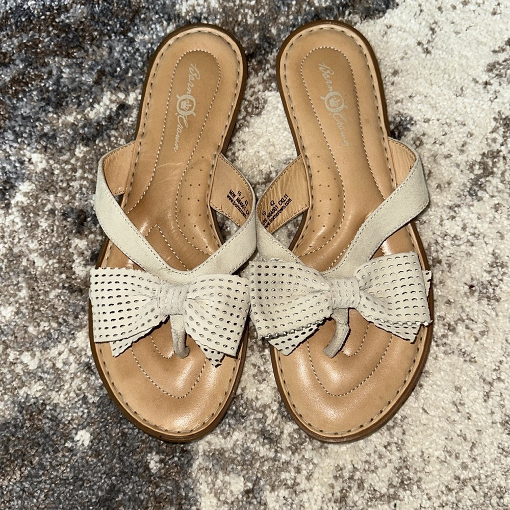 Born Crown Leather Thong Style Sandal with a Bow size 10 - Picture 2 of 8